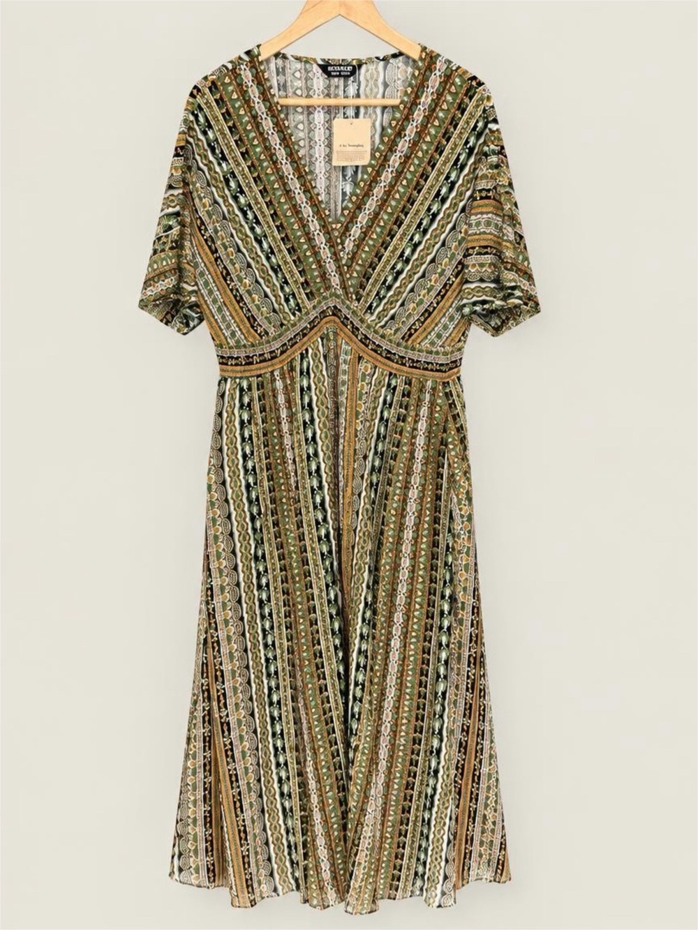 NWT BloomChic Olive & Cream Patterned V-Neck Midi Dress - 14/16